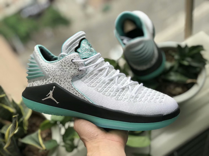 Authentic Air Jordan XXXII Low “emerald” 